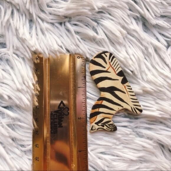 Vintage Handmade Zebra Brooch Pin - Picture 3 of 4